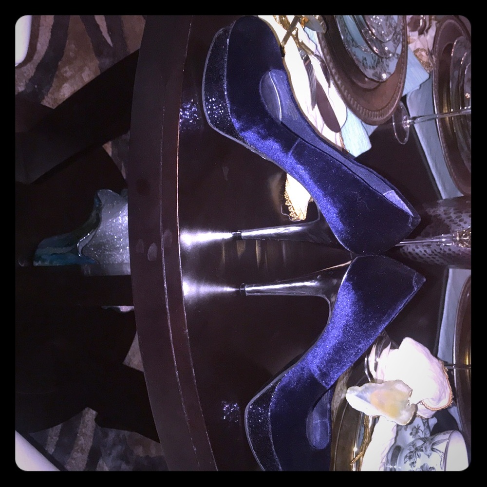 G By Guess Beautiful Blue Fabric Shoes